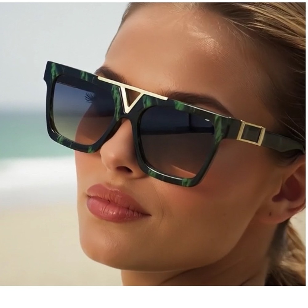 Oversized Square Sunglasses Green Marble Design Gold‎ V Detail Fashion Eyewear